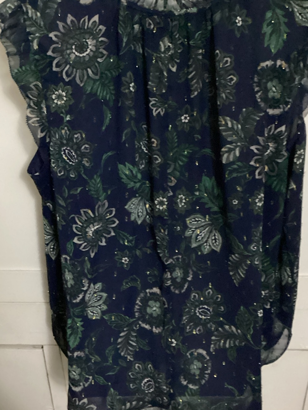 Lane Bryant Navy Floral Sleeveless Tie-Neck Top size 22-24 - Picture 3 of 5